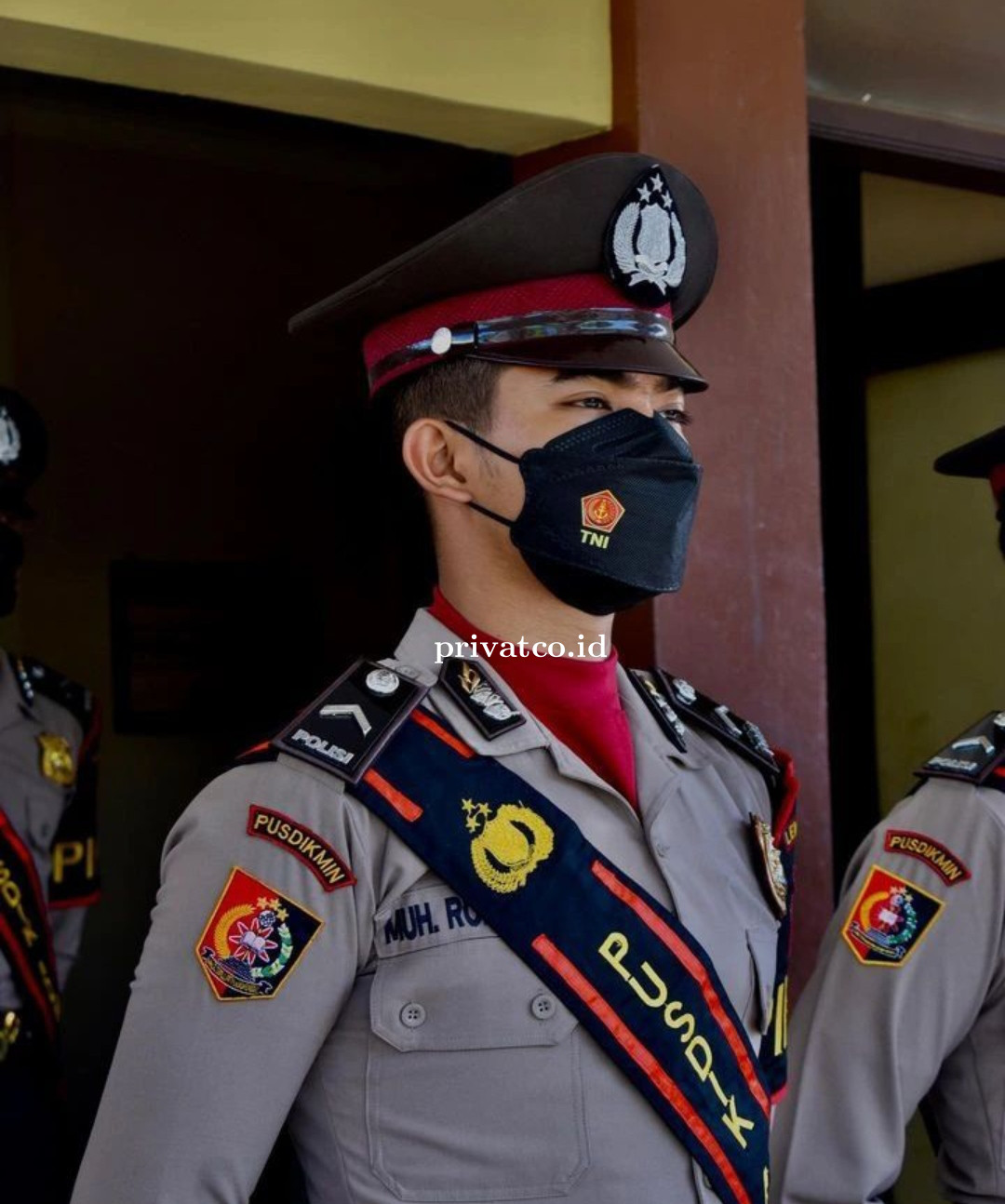 Kisah Seorang Polisi: Menghadapi Tahanan yang Membuat Pusing Kepala